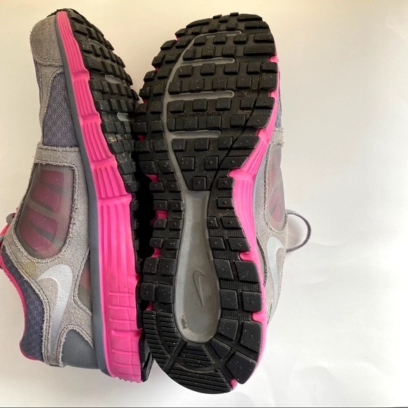 Nike women’s Dual Fusion ST2 running shoes. - Picture 3 of 9